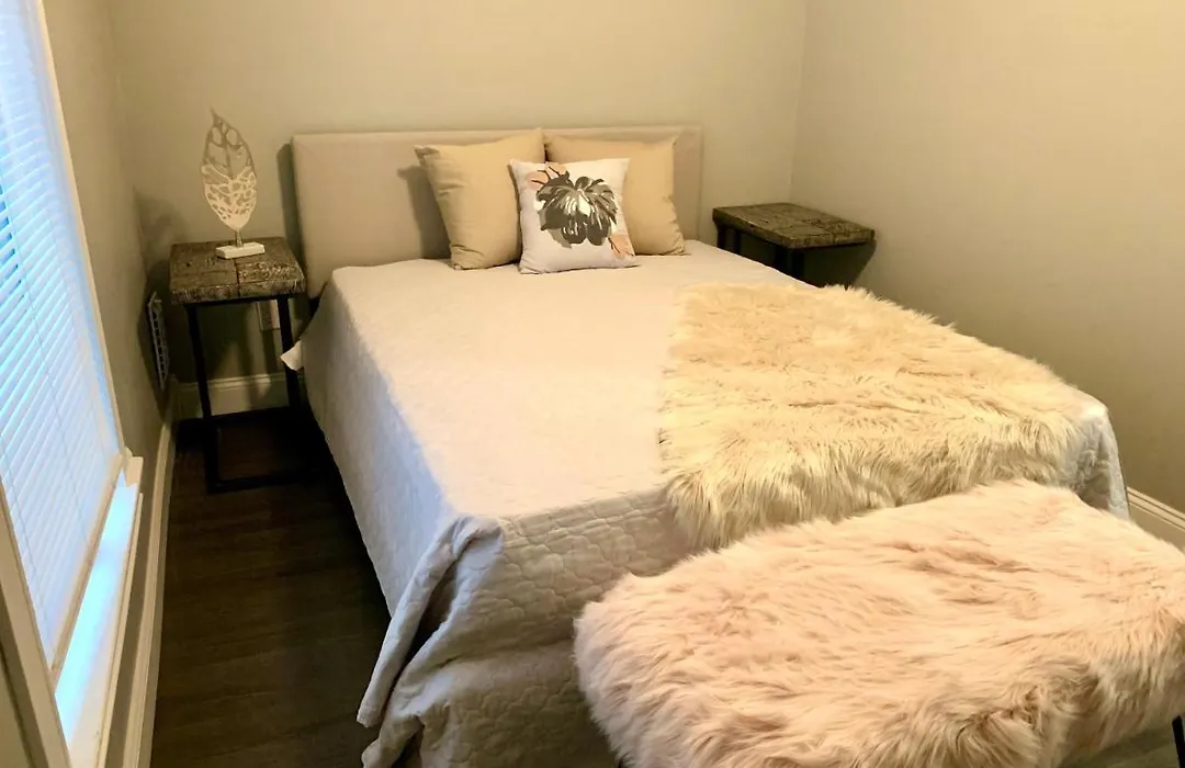 Spacious 5Br 2Bath Close To Niagara Falls And Casino-1